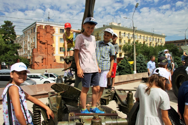 Юные участники проекта смогли прикоснуться к военной технике времен Великой Отечественной войны