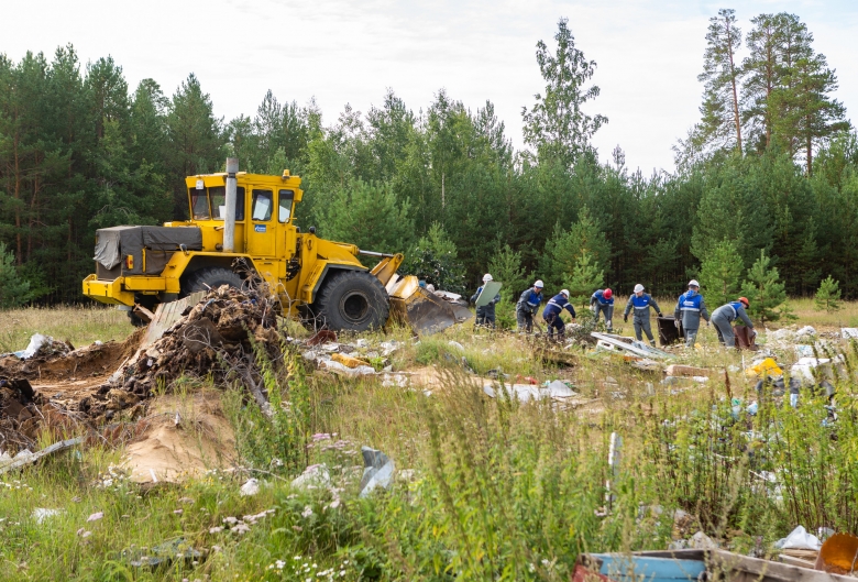 Несанкционированная свалка в Сургутском районе