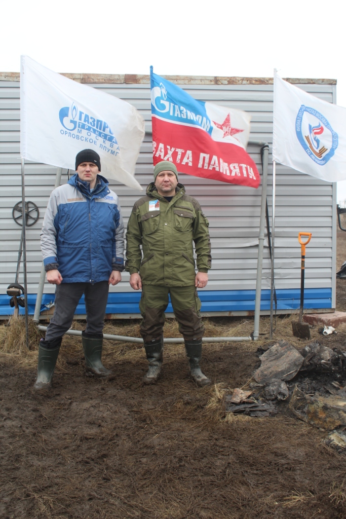 Председатель ОППО «Газпром трансгаз Москва профсоюз» С.В. Клюсов (справа) участвует в поисковой экспедиции