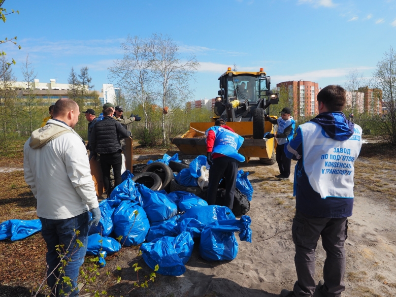 Собрано более 35 кубометров мусора