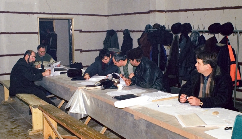 Пусковая пора на ГП-2С, 2002 год (Александр Макаревич – крайний справа)