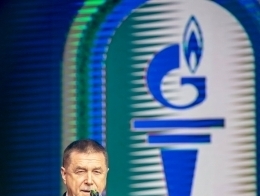 Победителей поздравлял Сергей Хомяков, заместитель Председателя Правления ПАО «Газпром»
