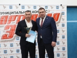 В номинации «Лучший тренер» награждены Игорь Шин (тренер по мини-футболу)
