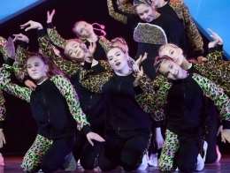 Выступление старшей группы коллектива «EXPROMT DANCE FAMILY»