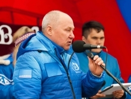 Глава Тазовского района Василий Паршаков приветствует собравшихся