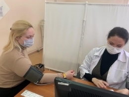 Работники администрации Общества на сдаче крови